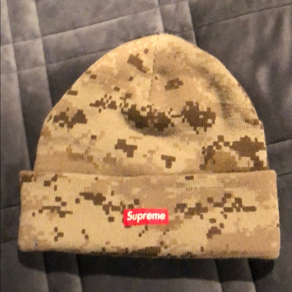 100% authentic rare 2017 supreme digi camo beanie
